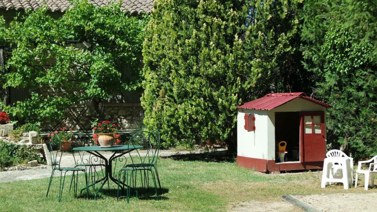 Mas Grimaud - chambres d'hôtes familiales Eygalières Exterior foto